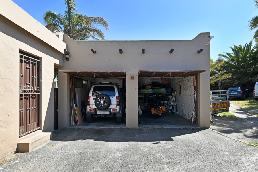 6 Bedroom Property for Sale in Welgelegen Western Cape